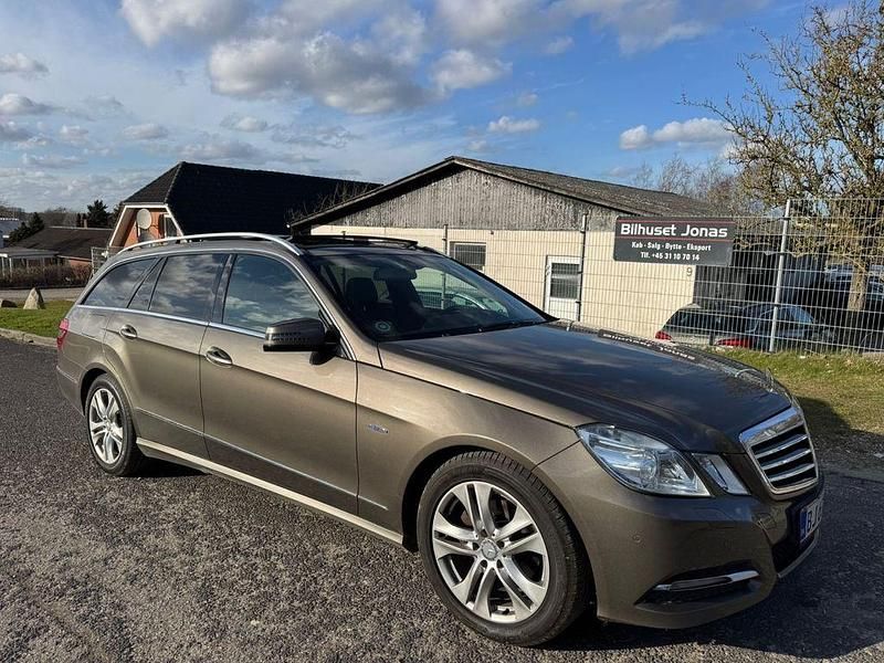 Gebraucht Mercedes E220 170 PS (125 kW) 2011 Grau Kombi