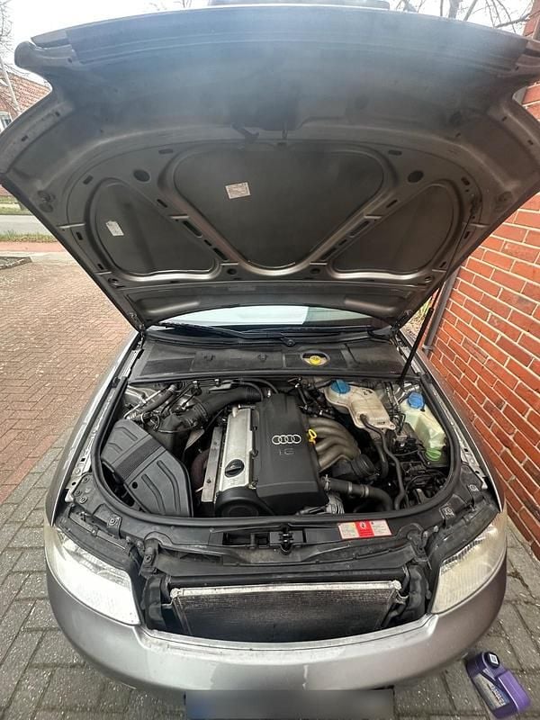 Second-hand Audi A4 102 CP (75 kW) 2003 Gri Berlinǎ