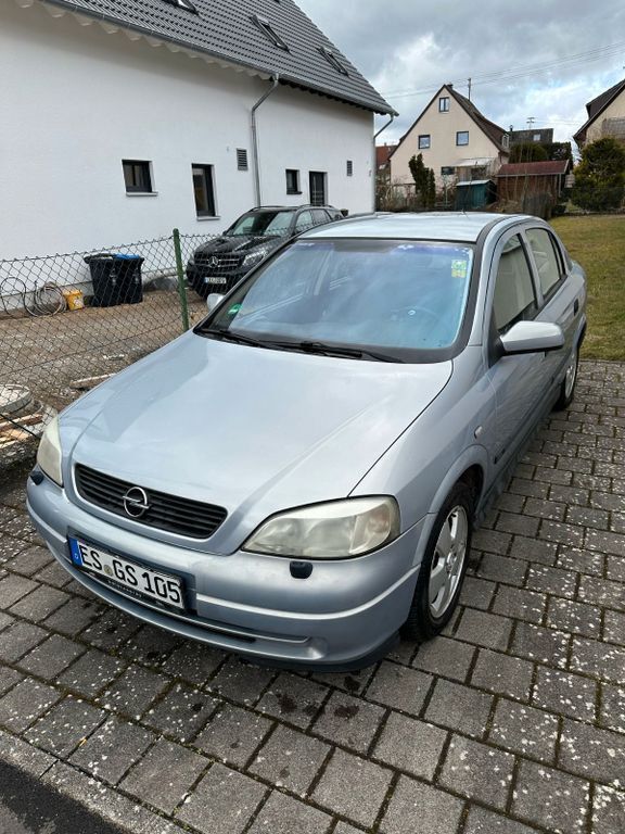 Silber Gebraucht 2002 Opel Astra Limousine | 600 € (Superpreis) - Bild 1/4