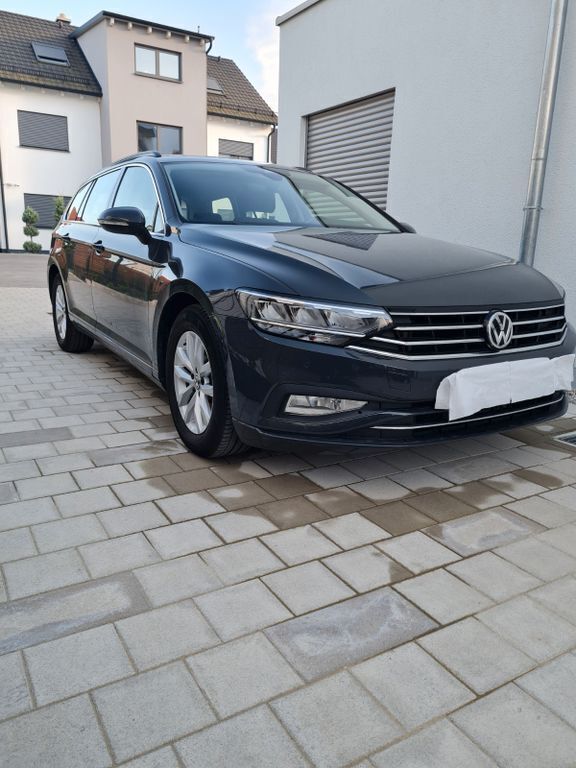 Grau Gebraucht 2020 VW Passat Business Kombi | 20.750 € (Fairer Preis) - Bild 1/4