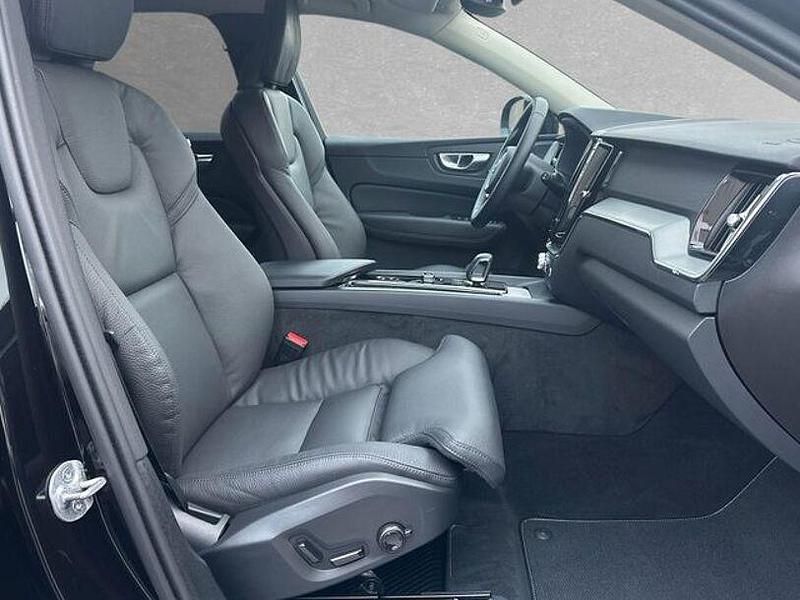 Gebraucht Volvo XC60 Plus 250 PS (183 kW) 2025 Schwarz SUV