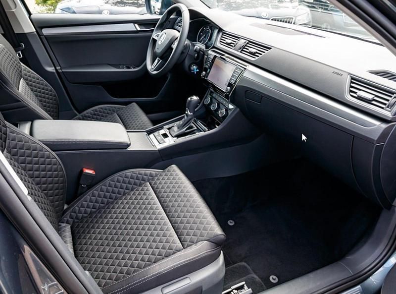 Gebraucht Skoda Superb Style 150 PS (110 kW) 2016 Andere farben Kombi