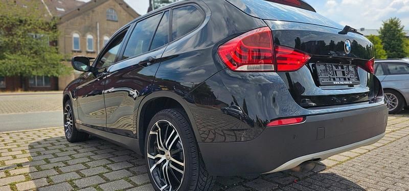 Gebraucht BMW X1 163 PS (119 kW) 2012 Schwarz SUV