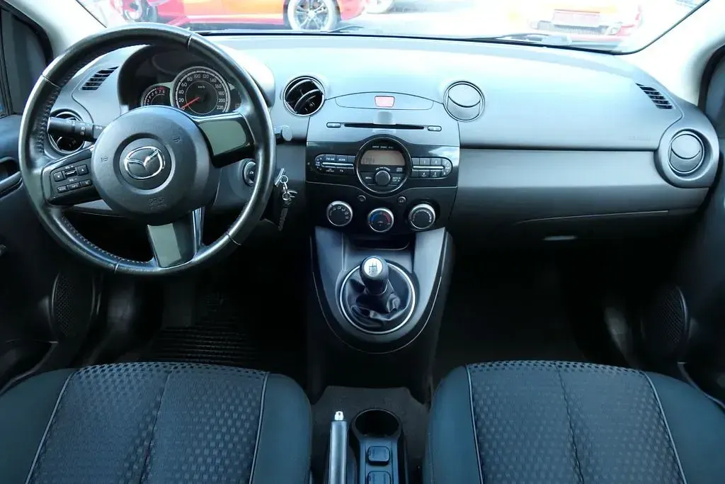 Gebraucht Mazda 2 Sendo 84 PS (61 kW) 2015 Blau Limousine