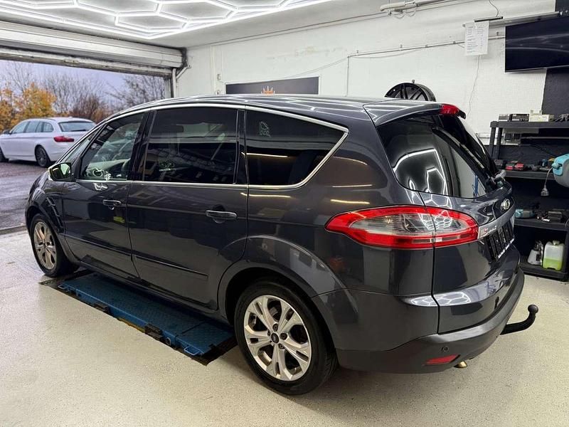 Gebraucht Ford S-MAX Titanium 163 PS (119 kW) 2010 Grau Van / Kleinbus