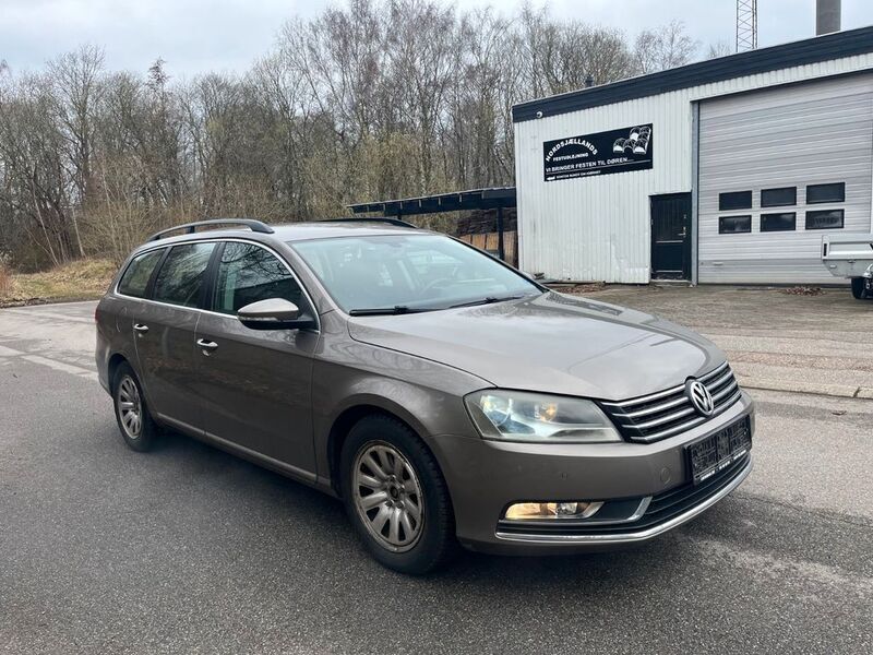 Gebraucht VW Passat Comfortline 160 PS (117 kW) 2010 Braun Kombi