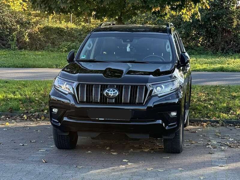 Schwarz Gebraucht 2020 Toyota Land Cruiser SUV | 48.500 € - Bild 1/4