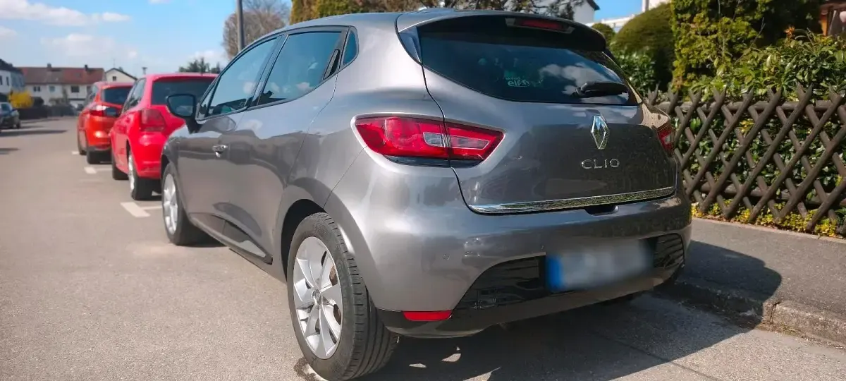 Gebraucht Renault Clio IV LIMITED 73 PS (53 kW) 2015 Grau Kleinwagen
