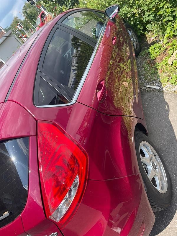 Gebraucht Ford Fiesta Titanium 90 PS (66 kW) 2009 Violet Kleinwagen