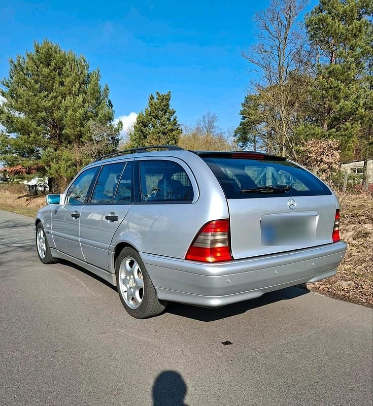 Gebraucht Mercedes C200 136 PS (100 kW) 2000 Silber Kombi