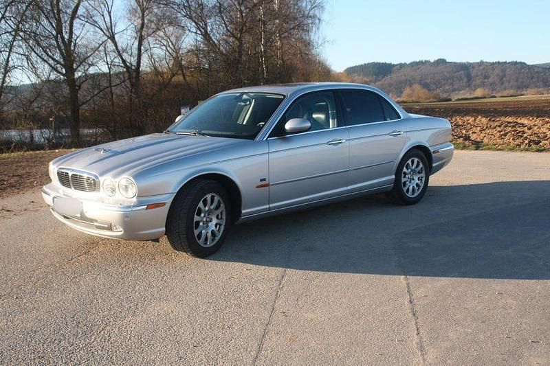 Silber Gebraucht 2004 Jaguar XJ6 Limousine | 6.800 € - Bild 1/4