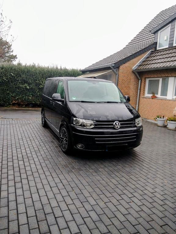 Second-hand VW T5 179 CP (131 kW) 2013 Negru Van