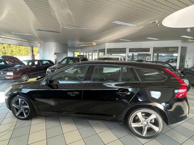 Gebraucht Volvo V60 163 PS (119 kW) 2011 Schwarz Kombi