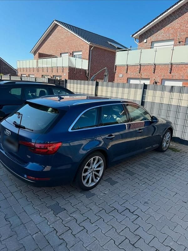 Gebraucht Audi A4 Comfort 190 PS (139 kW) 2016 Blau Kombi