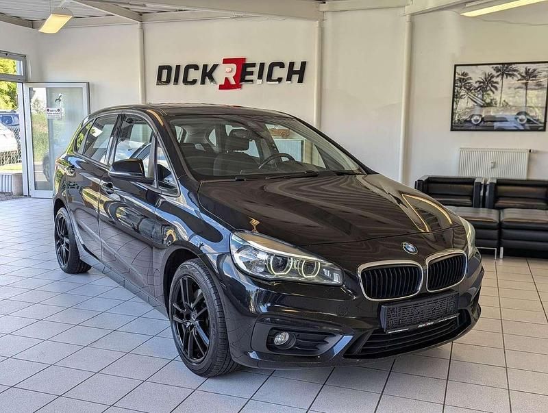 Black sapphire metallic Gebraucht 2015 BMW 220 Van / Kleinbus | 7.480 € (Guter Preis) - Bild 1/4