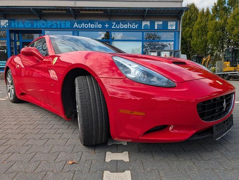 Gebraucht Ferrari California 460 PS (338 kW) 2012 Rot Cabrio