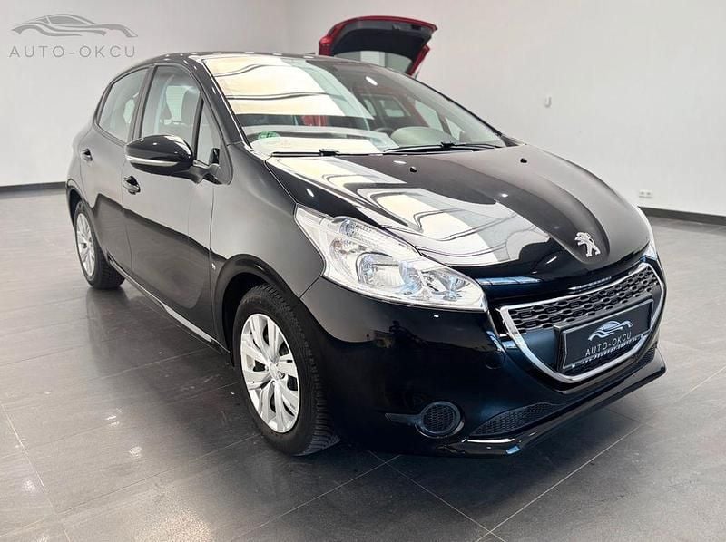 Gebraucht Peugeot 208 Active 95 PS (69 kW) 2012 Schwarz Kleinwagen