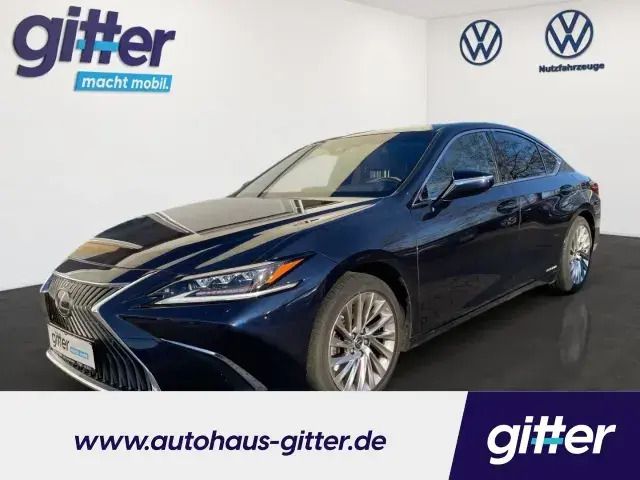 Deep blue (blau) Gebraucht 2020 Lexus ES300H Luxury Line Limousine | 37.950 € (Fairer Preis) - Bild 1/4