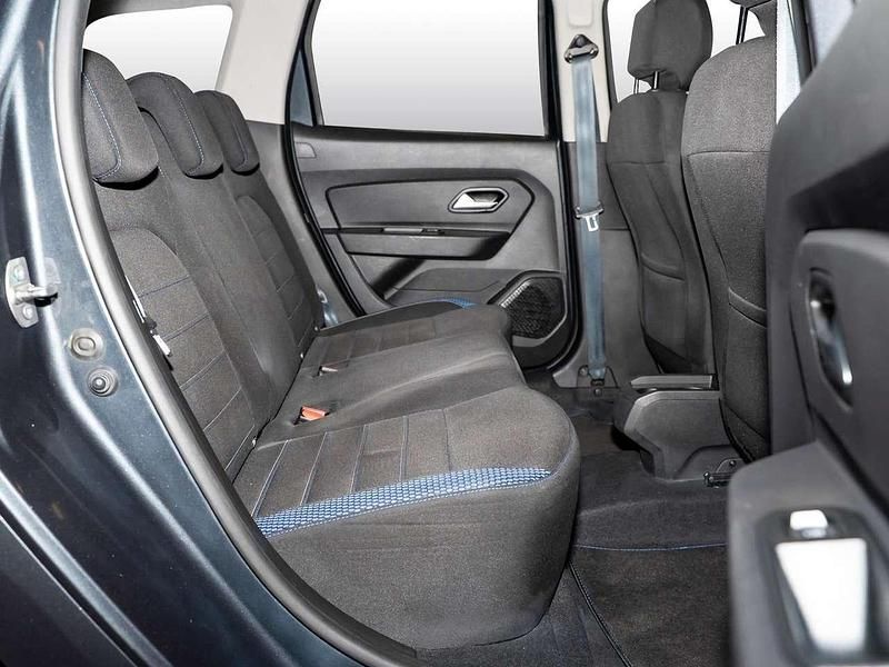 Gebraucht Dacia Duster Celebration 150 PS (110 kW) 2021 Kometengrau metalli SUV