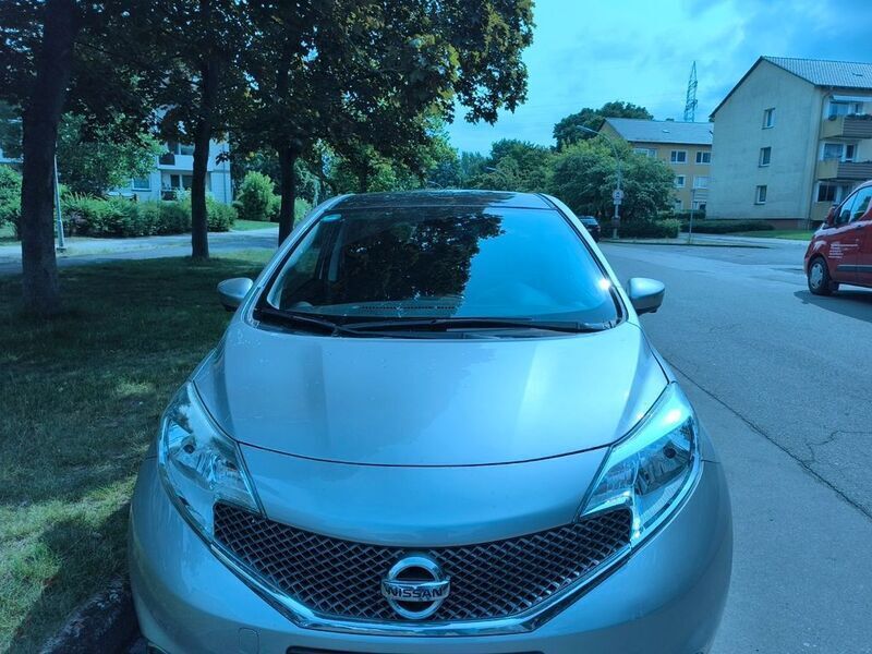 Silber Gebraucht 2015 Nissan Note Tekna Van / Kleinbus | 6.000 € - Bild 1/4