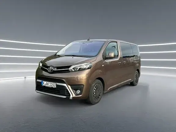 Gebraucht Toyota Proace Verso Executive 177 PS (130 kW) 2023 Braun Kombi
