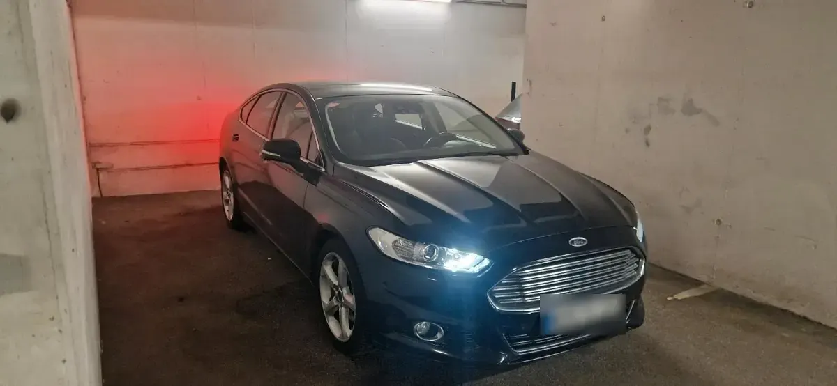 Gebraucht Ford Mondeo 160 PS (117 kW) 2015 Schwarz Kleinwagen
