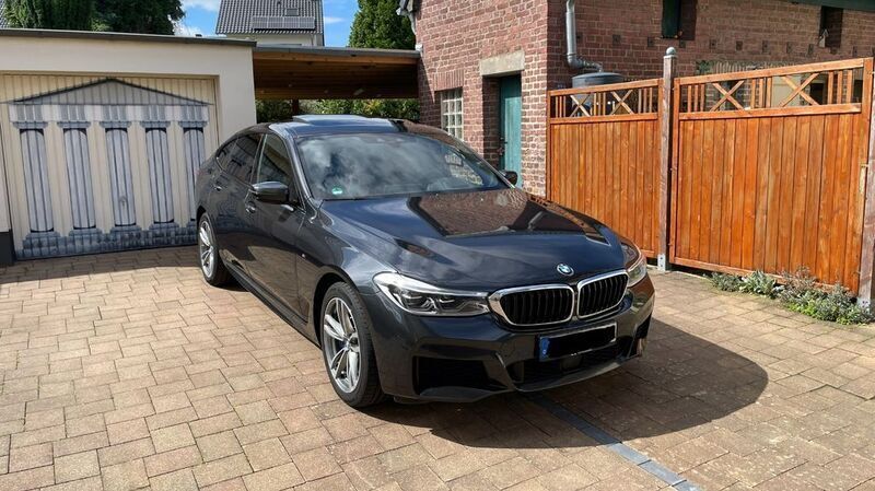 Grau Gebraucht 2018 BMW 630 M Sport Coupé | 28.895 € (Fairer Preis) - Bild 1/4