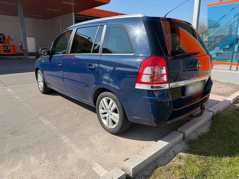 Gebraucht Opel Zafira 125 PS (91 kW) 2011 Blau Van / Kleinbus