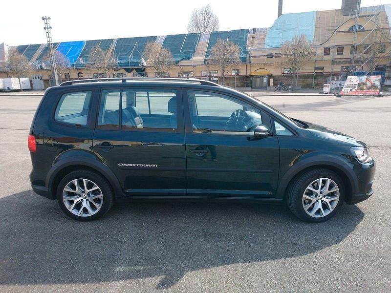 Gebraucht VW Touran Cross 150 PS (110 kW) 2014 Grün Van / Kleinbus