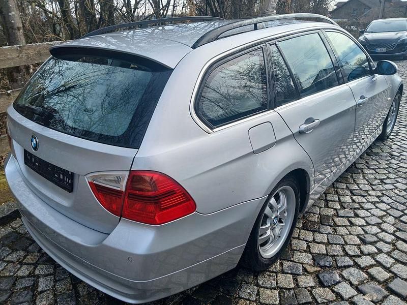 Gebraucht BMW 325 218 PS (160 kW) 2005 Silber Kombi