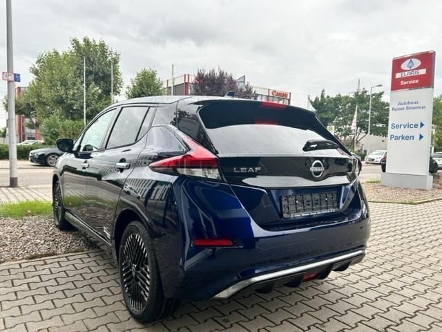 Gebraucht Nissan Leaf Tekna 160 kW (218 PS) 2023 Blau Kleinwagen