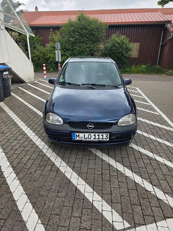 Blau Gebraucht 1997 Opel Corsa Limousine | 1.100 € (Fairer Preis) - Bild 1/4