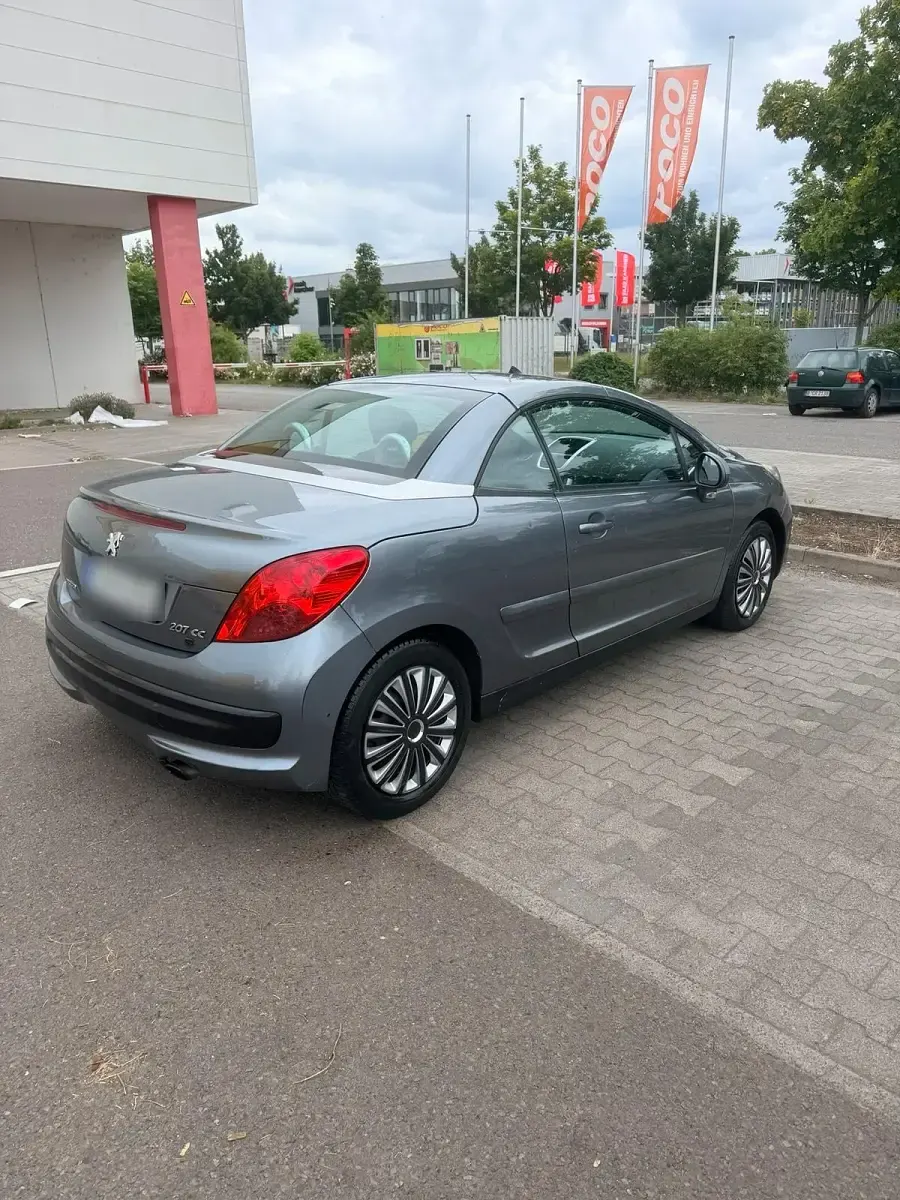 Gebraucht Peugeot 207 CC 110 PS (80 kW) 2009 Silber Cabrio