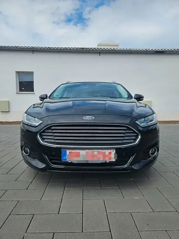Gebraucht Ford Mondeo Titanium 179 PS (131 kW) 2018 Schwarz Limousine