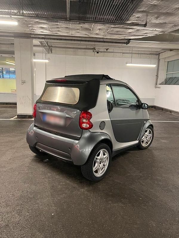 Grau Gebraucht 2003 Smart ForTwo Cabrio Cabrio | 2.700 € - Bild 1/4