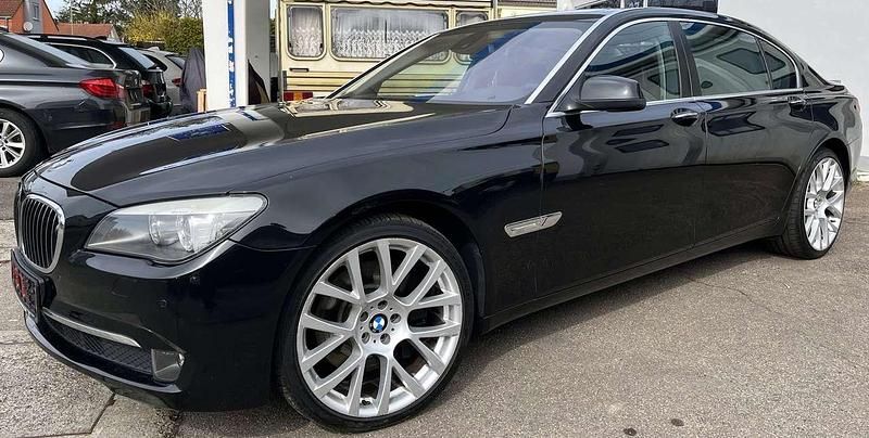 Gebraucht BMW 750 408 PS (300 kW) 2009 Black sapphire Limousine