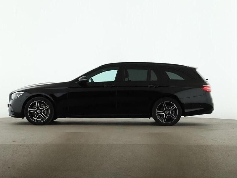 Gebraucht Mercedes E300 AMG 320 PS (235 kW) 2022 Schwarz Kombi