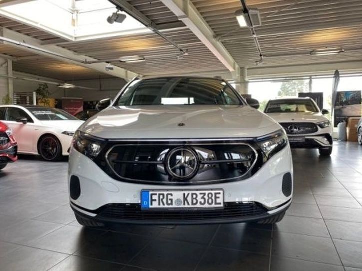 Gebraucht Mercedes EQA300 Night 167 kW (228 PS) 2023 Weiss SUV