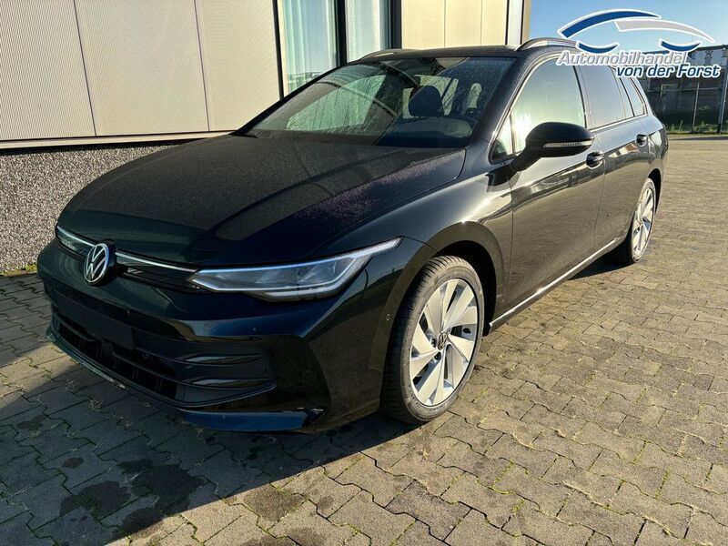 Gebraucht VW Golf VIII Basis 116 PS (85 kW) 2024 Wählbar Limousine