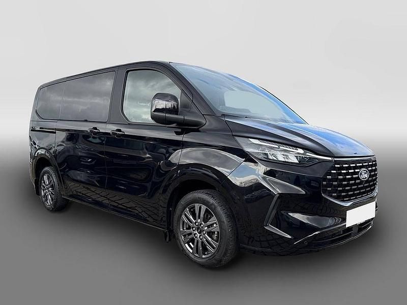 Gebraucht Ford Tourneo Titanium 136 PS (100 kW) 2025 Schwarz Van / Kleinbus