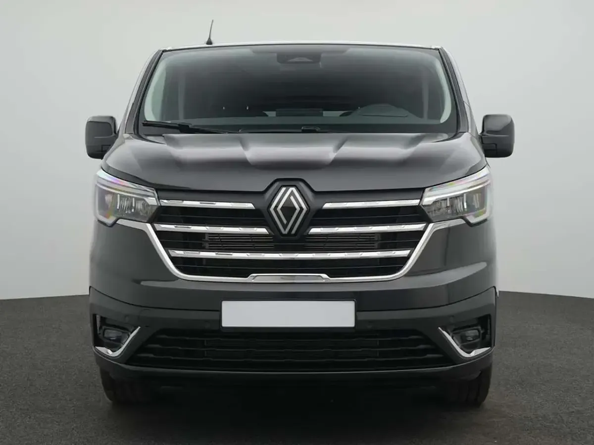 Gebraucht Renault Trafic Life 150 PS (110 kW) 2025 Schwarz midnight Van / Kleinbus