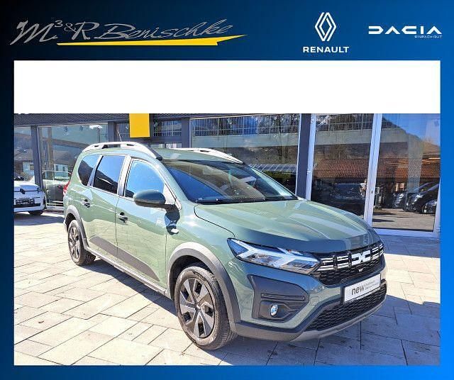 Gebraucht Dacia Jogger Expression 110 PS (80 kW) 2025 Safarigrünmetallic Van / Kleinbus