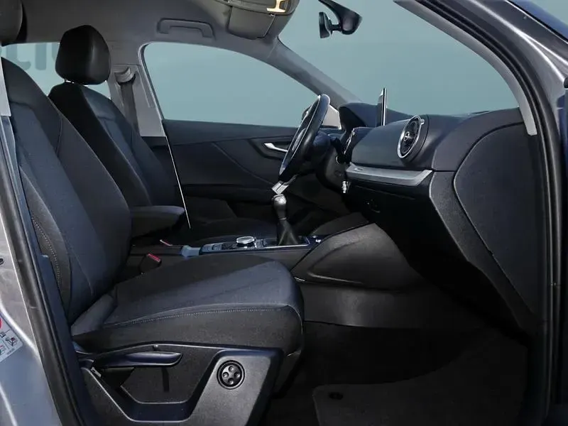Używany Audi Q2 110 KM (80 kW) 2021 Srebrny SUV