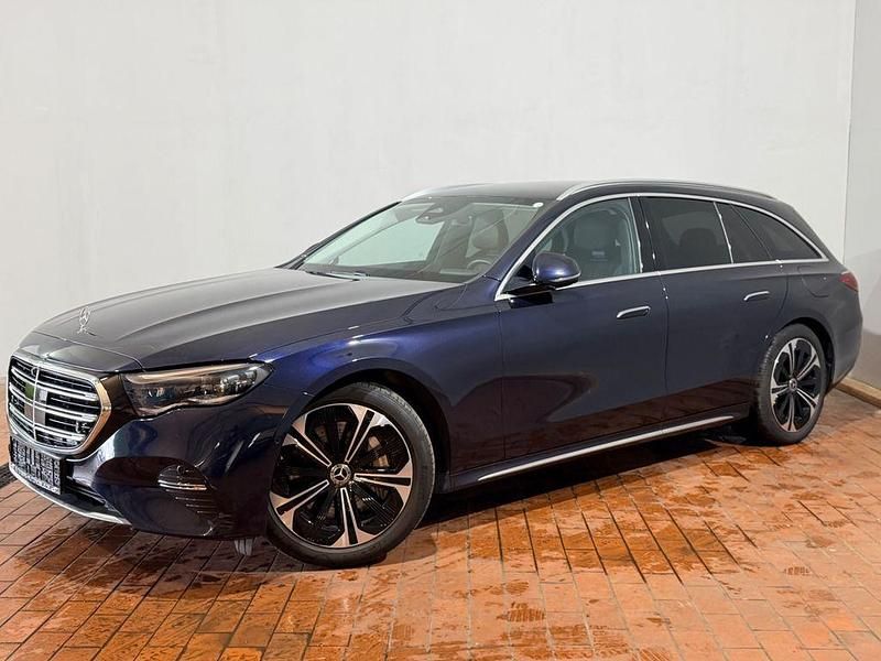 Gebraucht Mercedes E300 204 PS (150 kW) 2024 Other Limousine