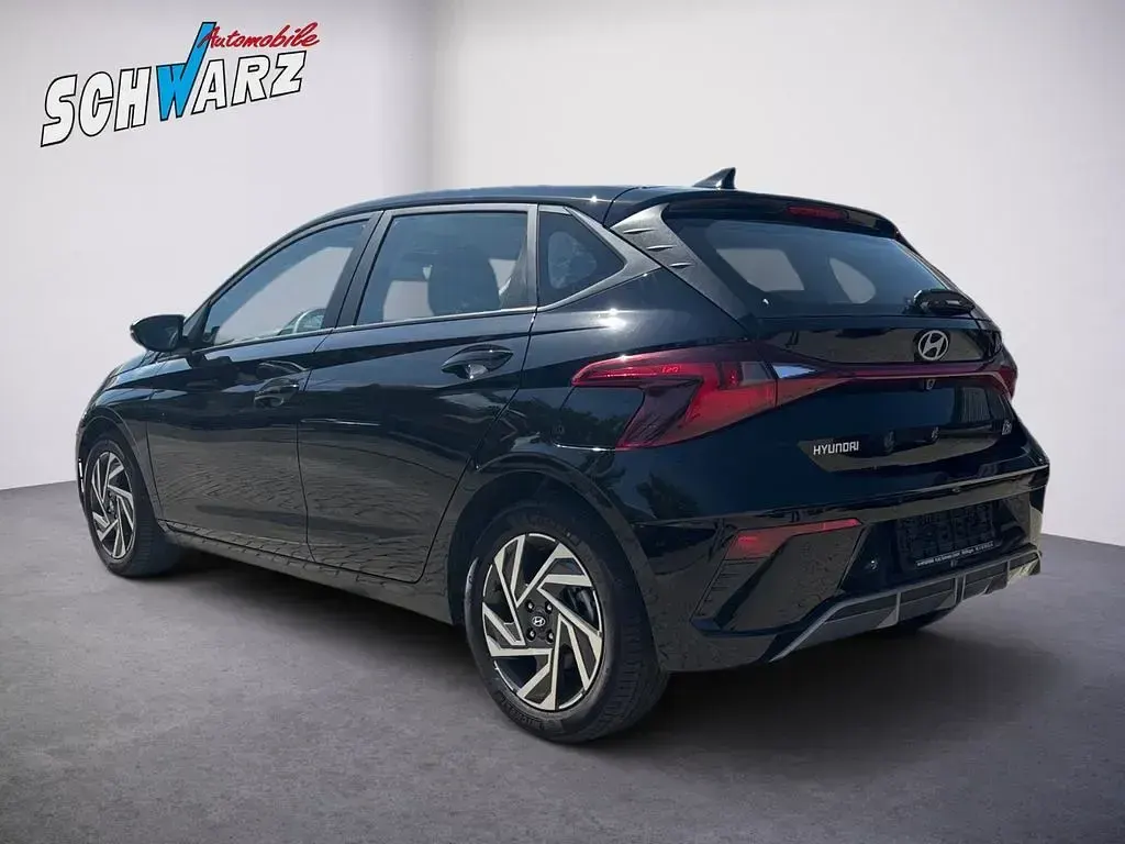Neu Hyundai i20 Trend 101 PS (74 kW) 2025 Schwarz Kleinwagen