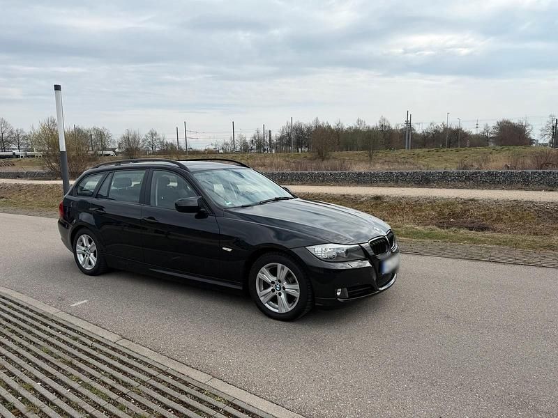 Gebraucht BMW 320 Performance 170 PS (125 kW) 2009 Schwarz Kombi