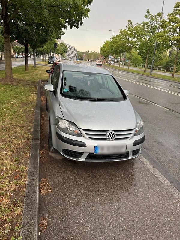 Silber Gebraucht 2005 VW Golf Plus Cross Van / Kleinbus | 2.500 € (Fairer Preis) - Bild 1/4