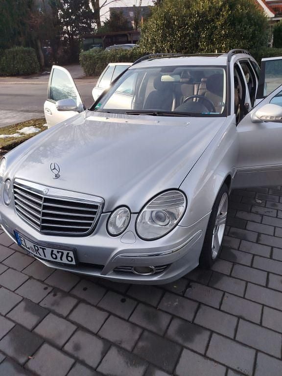 Gebraucht Mercedes E280 Avantgarde 190 PS (139 kW) 2009 Silber Kombi