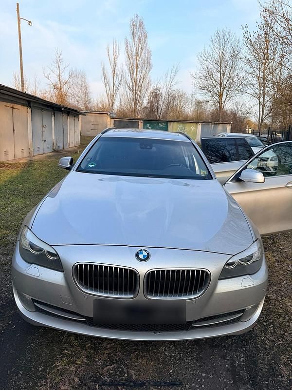 Gebraucht BMW 525 204 PS (150 kW) 2011 Silber Kombi