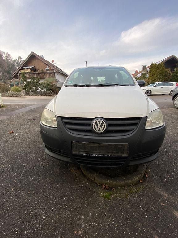 Gebraucht VW Fox 54 PS (39 kW) 2008 Weiß Kleinwagen